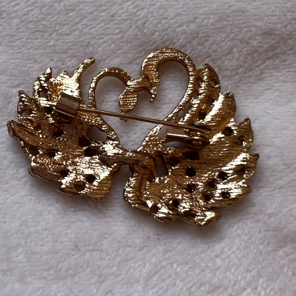 New Brooch - Picture 4 of 4